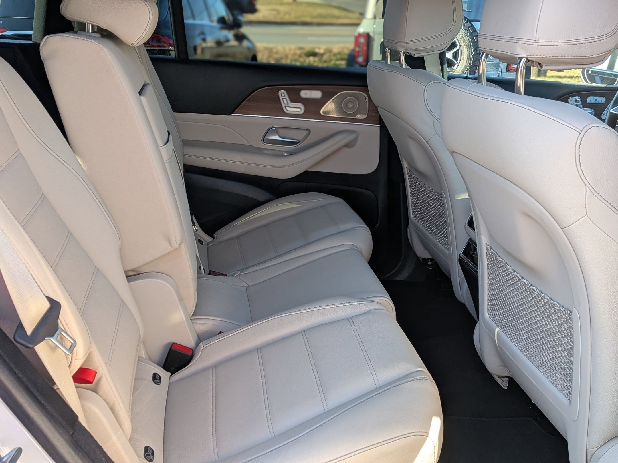 Certified 2025 Mercedes-Benz GLS 450 4MATIC image 41