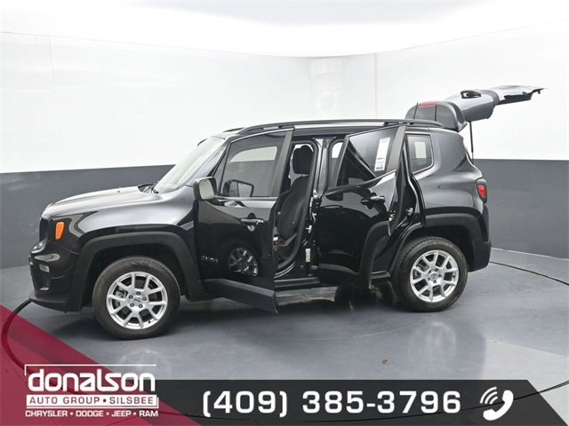 Used 2023 Jeep Renegade Latitude w/ Premium Group image 23