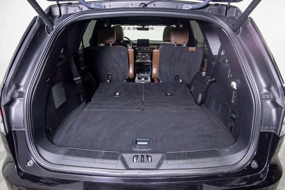 Used 2023 Lincoln Aviator Reserve w/ Equipment Group 201A AWD/4WD image 8