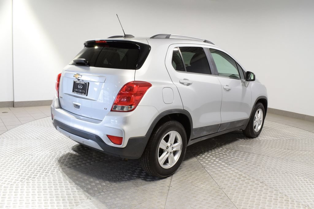 Used 2020 Chevrolet Trax LT FWD image 9