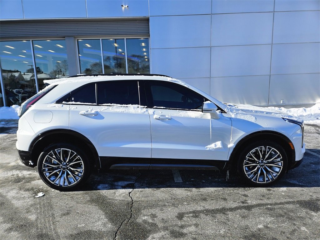 Used 2024 Cadillac XT4 Sport image 6