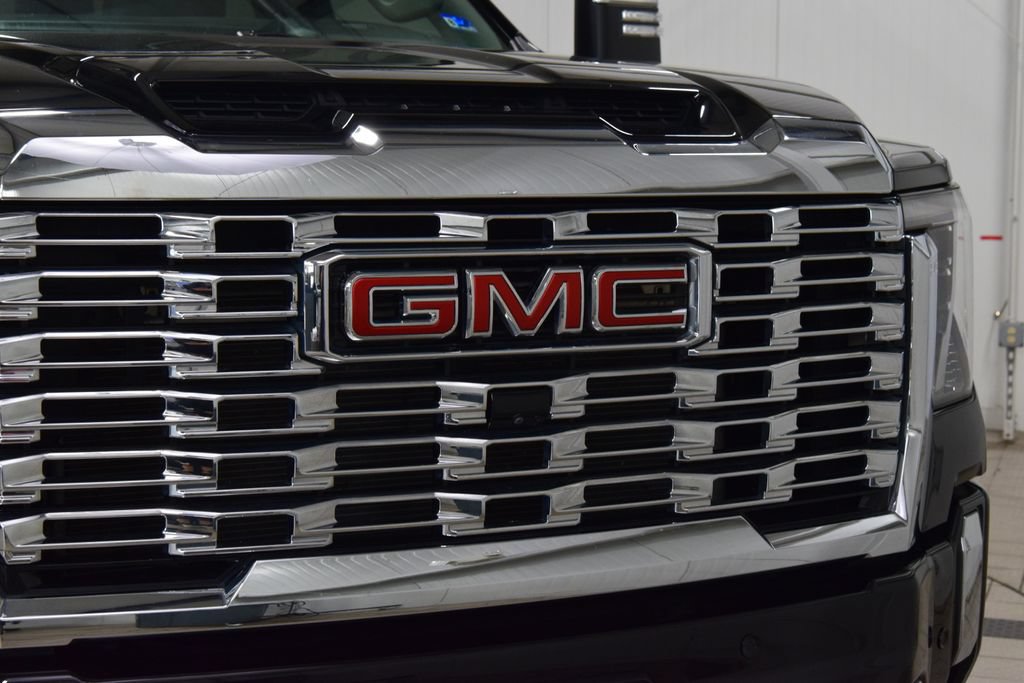 Used 2025 GMC Sierra 2500 Denali w/ Snow Plow Prep/Camper Package AWD/4WD image 11