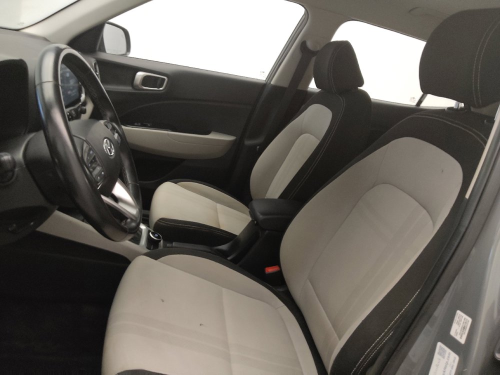 Used 2021 Hyundai Venue SEL w/ Cargo Package FWD image 17