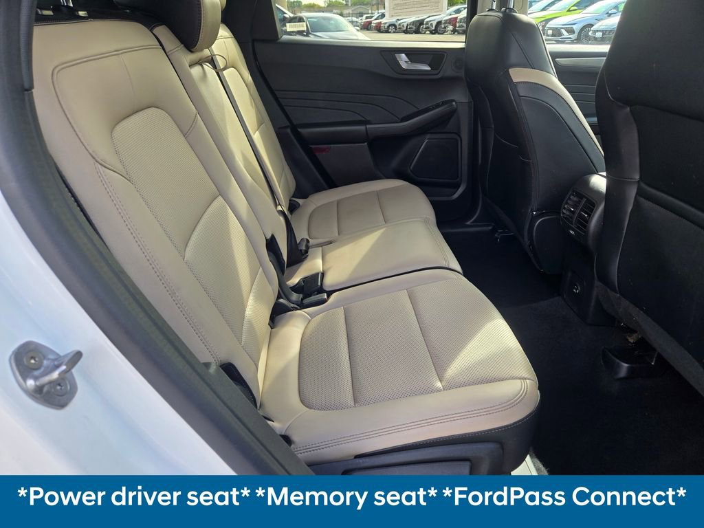 Used 2021 Ford Escape Titanium image 14