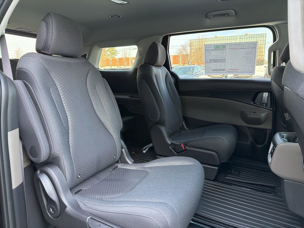 New 2026 Kia Carnival LX FWD image 15