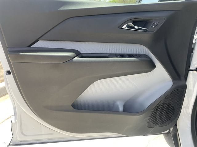 New 2027 Chevrolet Bolt LT w/ Comfort Package FWD image 20
