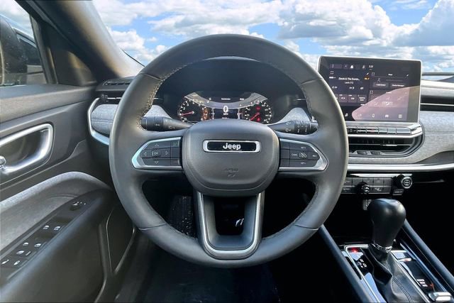 Used 2024 Jeep Compass Latitude image 8