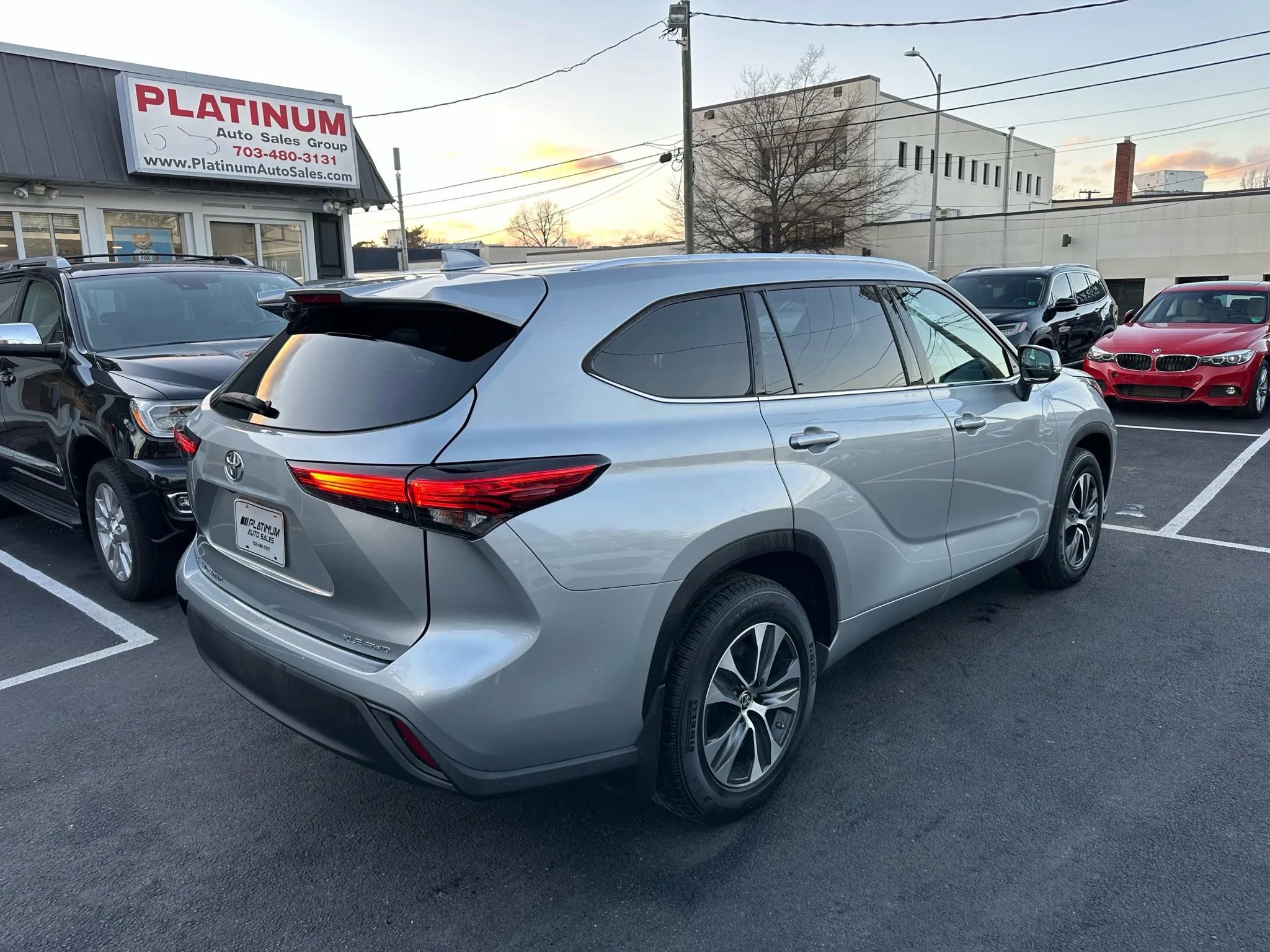 Used 2020 Toyota Highlander XLE image 7