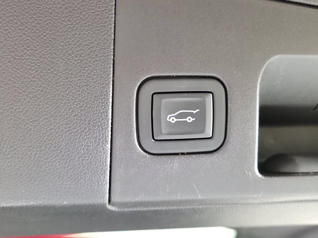 Certified 2023 Cadillac XT5 Luxury FWD image 9