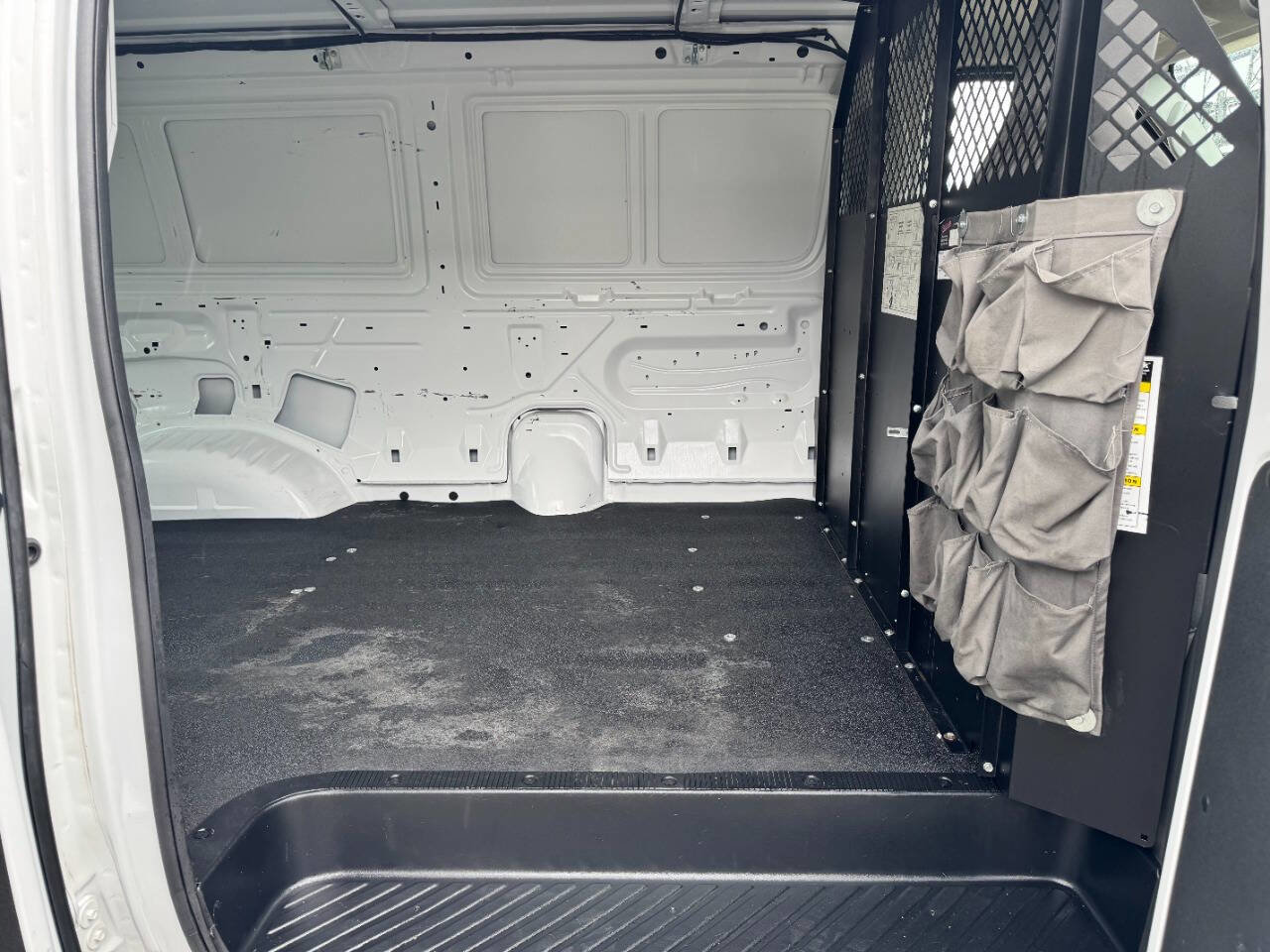 Used 2010 Ford E-250 and Econoline 250 RWD image 12