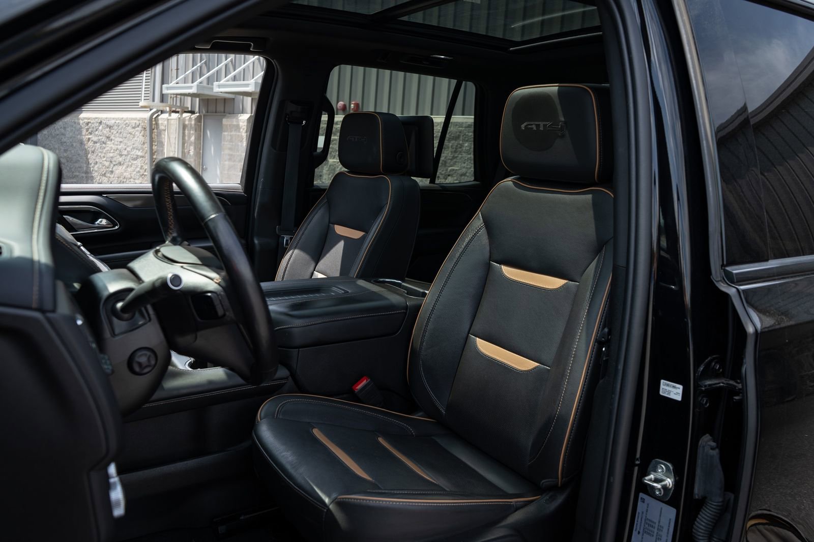 Used 2023 GMC Yukon AT4 w/ AT4 Premium Package AWD/4WD image 15