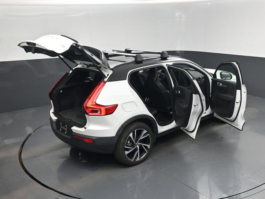Used 2022 Volvo XC40 T5 R-Design AWD/4WD image 29