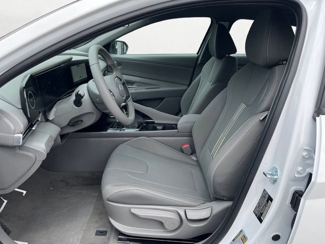 New 2025 Hyundai Elantra SEL FWD image 9