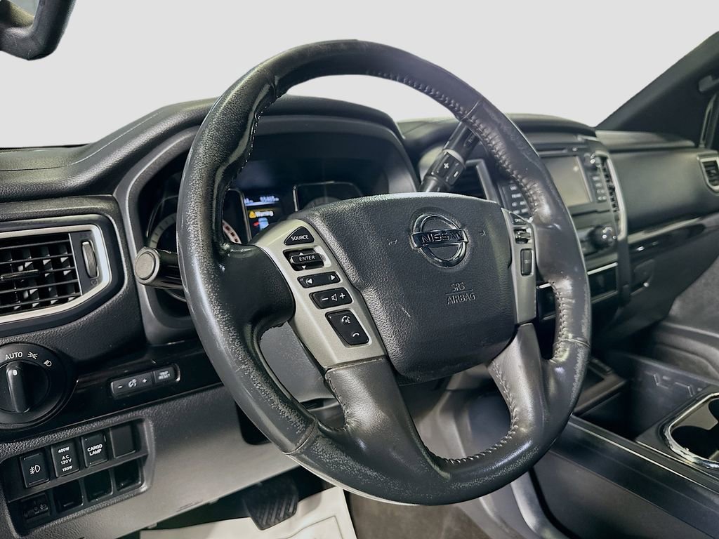Used 2018 Nissan Titan SV w/ SV Convenience Package AWD/4WD image 9