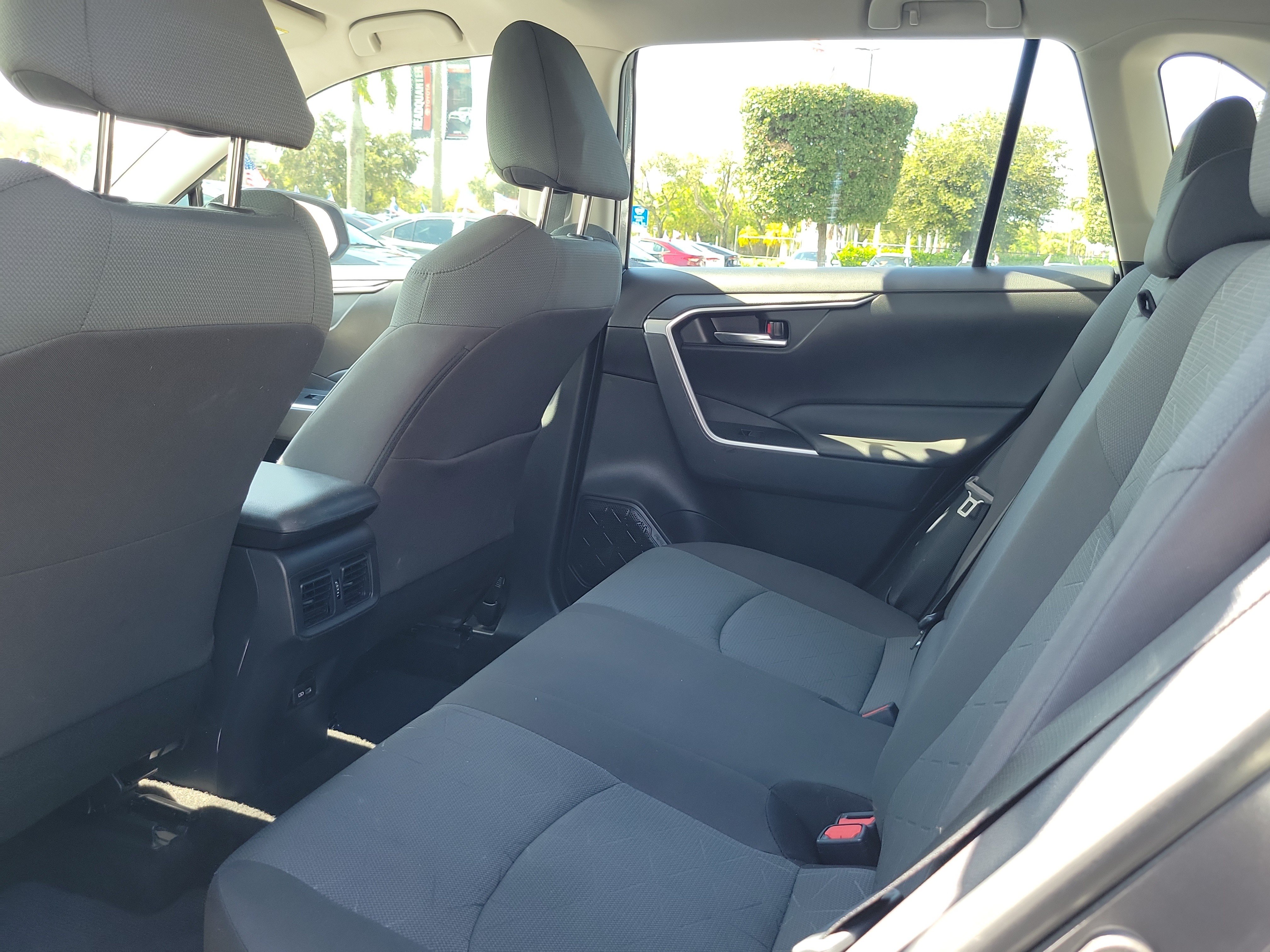 Used 2023 Toyota RAV4 XLE FWD image 18