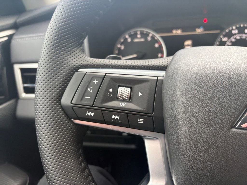 New 2026 Mitsubishi Outlander SE image 14