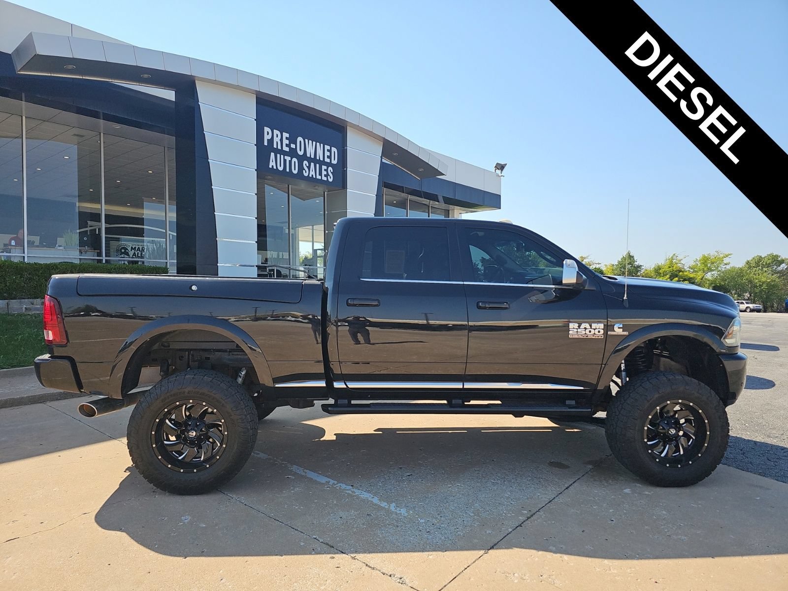 Used 2018 RAM 2500 Limited AWD/4WD image 2