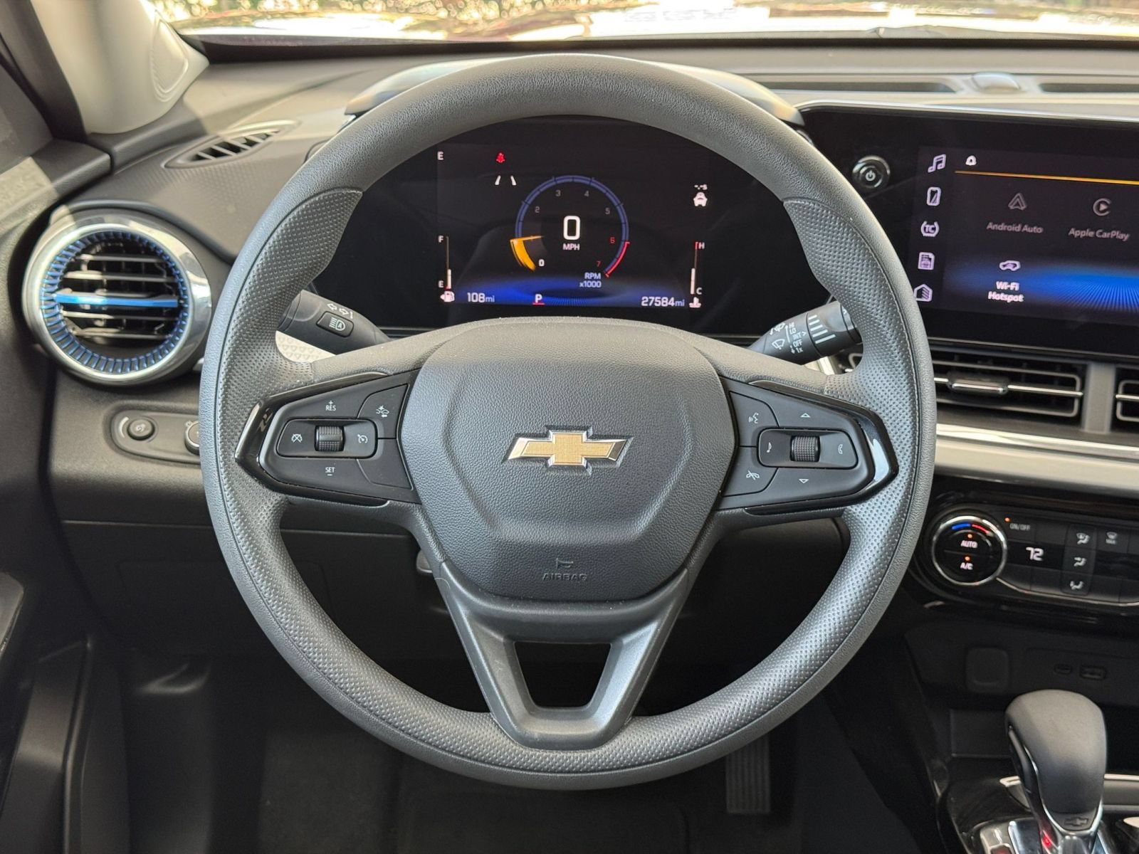 Used 2025 Chevrolet Trax LT FWD image 28