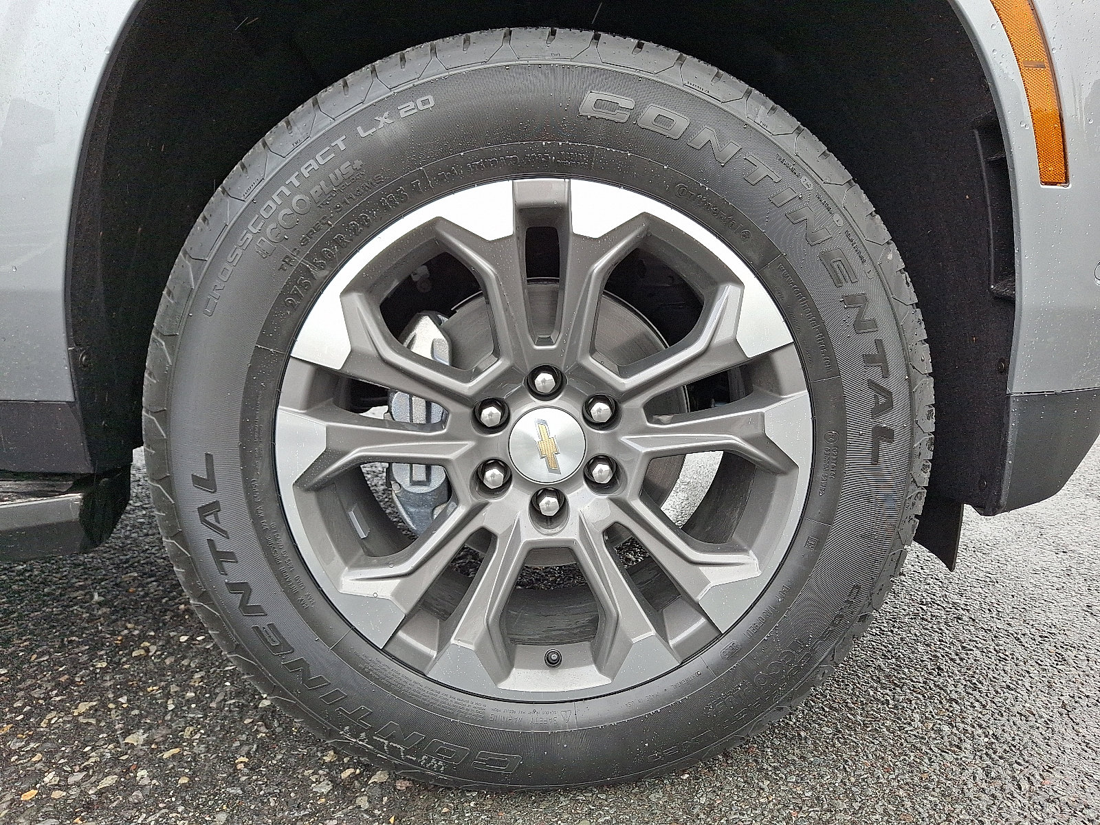 New 2026 Chevrolet Suburban LT image 5