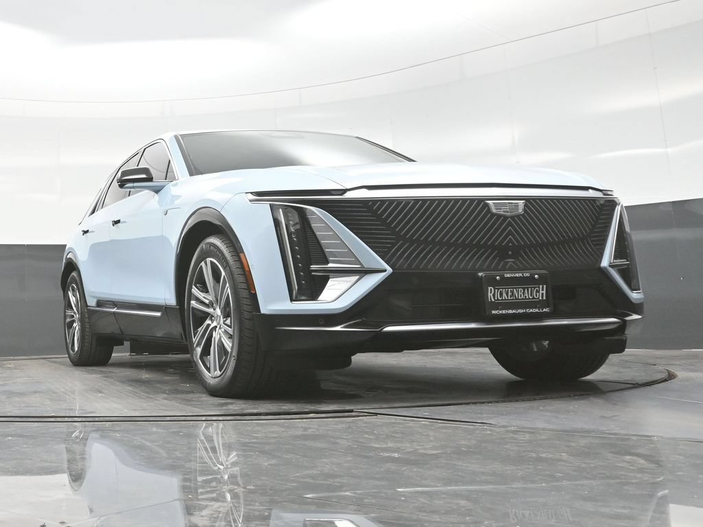 Certified 2024 Cadillac Lyriq Luxury AWD/4WD image 24