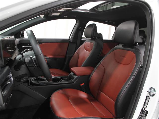 Used 2025 Kia K4 GT-Line w/ GT-Line Premium Package image 5