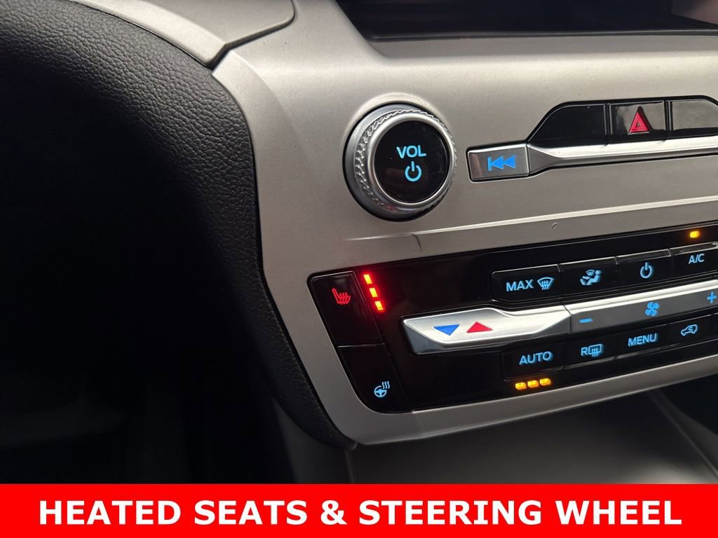 Used 2022 Ford Explorer XLT image 4