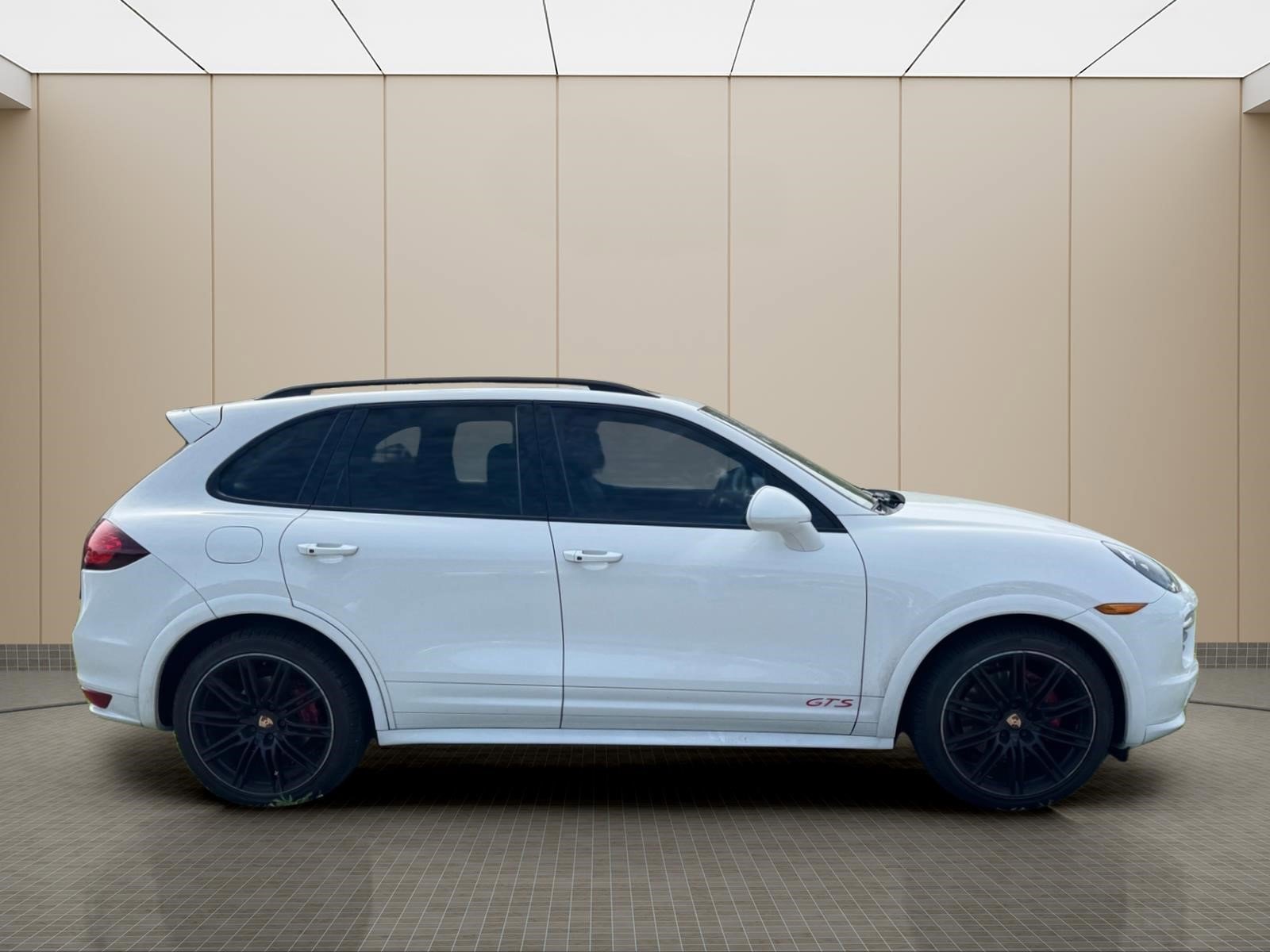Used 2014 Porsche Cayenne GTS AWD/4WD image 12