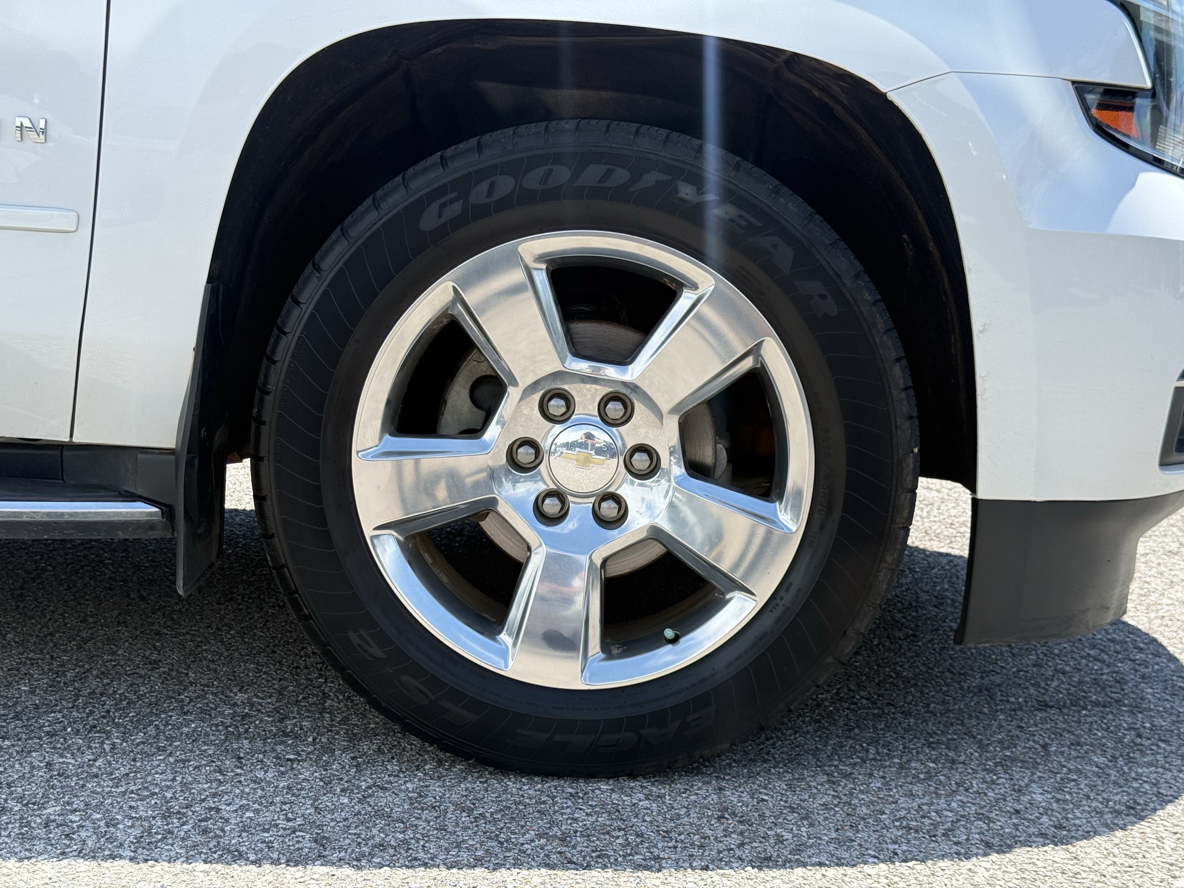 Used 2016 Chevrolet Suburban LTZ RWD image 13