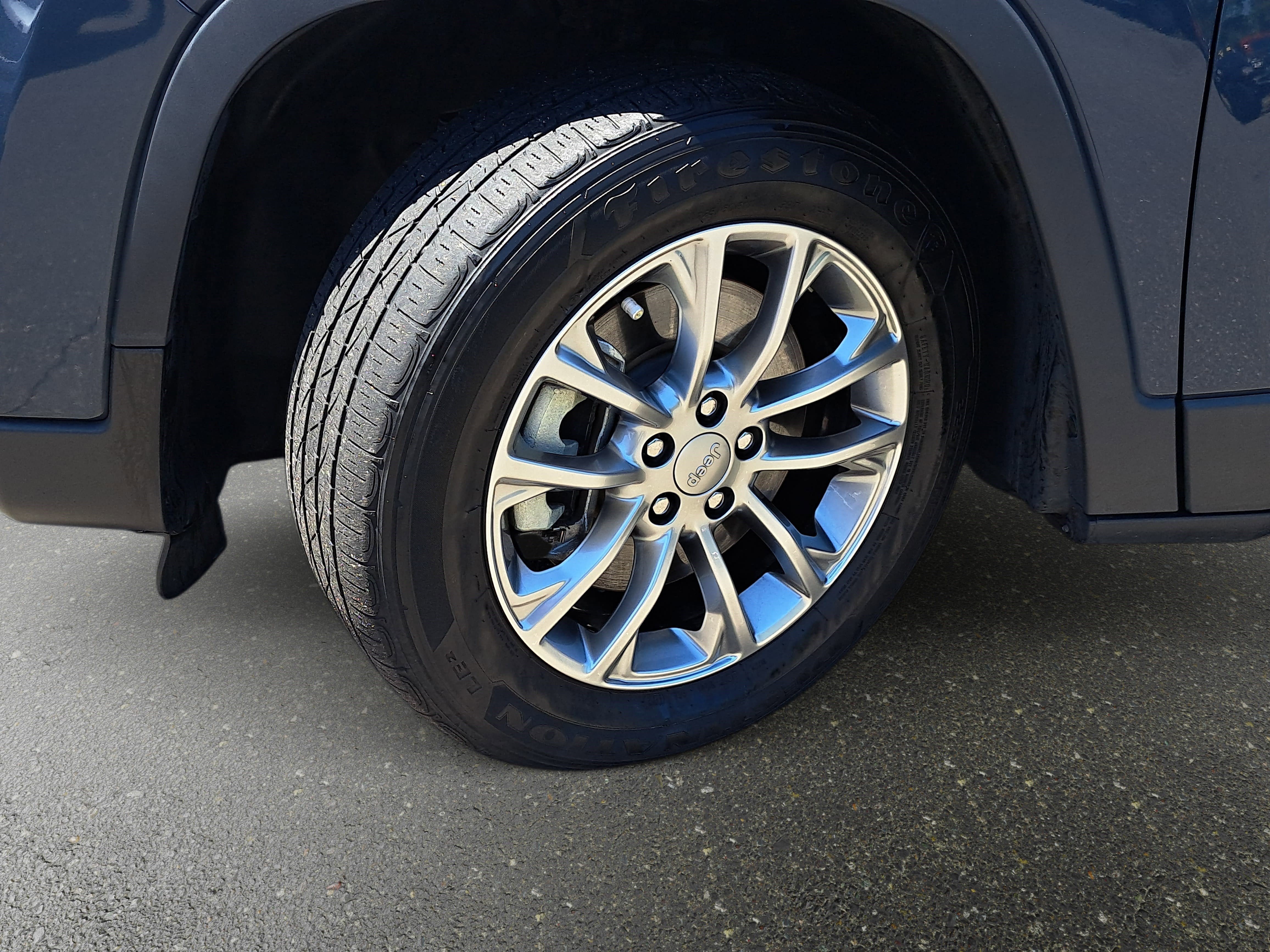Used 2022 Jeep Cherokee Latitude Lux w/ Sun & Sound Group FWD image 31