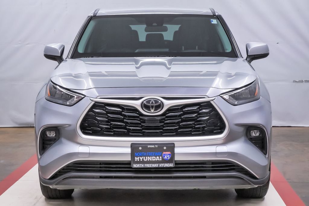 Used 2020 Toyota Highlander LE FWD image 4