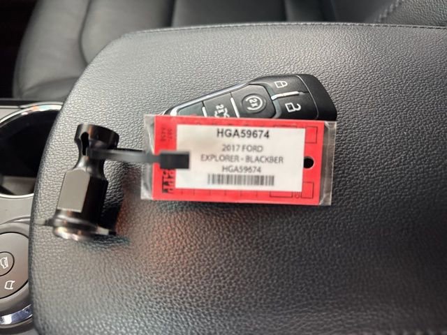 Used 2017 Ford Explorer XLT w/ Equipment Group 202A image 31