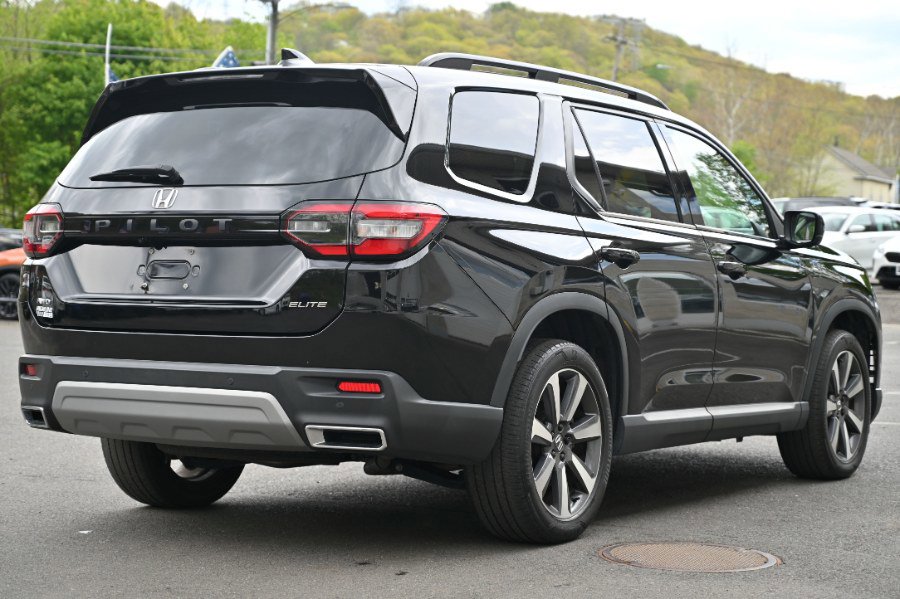 Used 2023 Honda Pilot Elite image 7