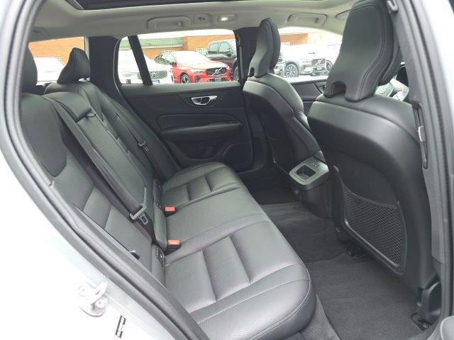 Certified 2025 Volvo V60 B5 Cross Country Plus image 19
