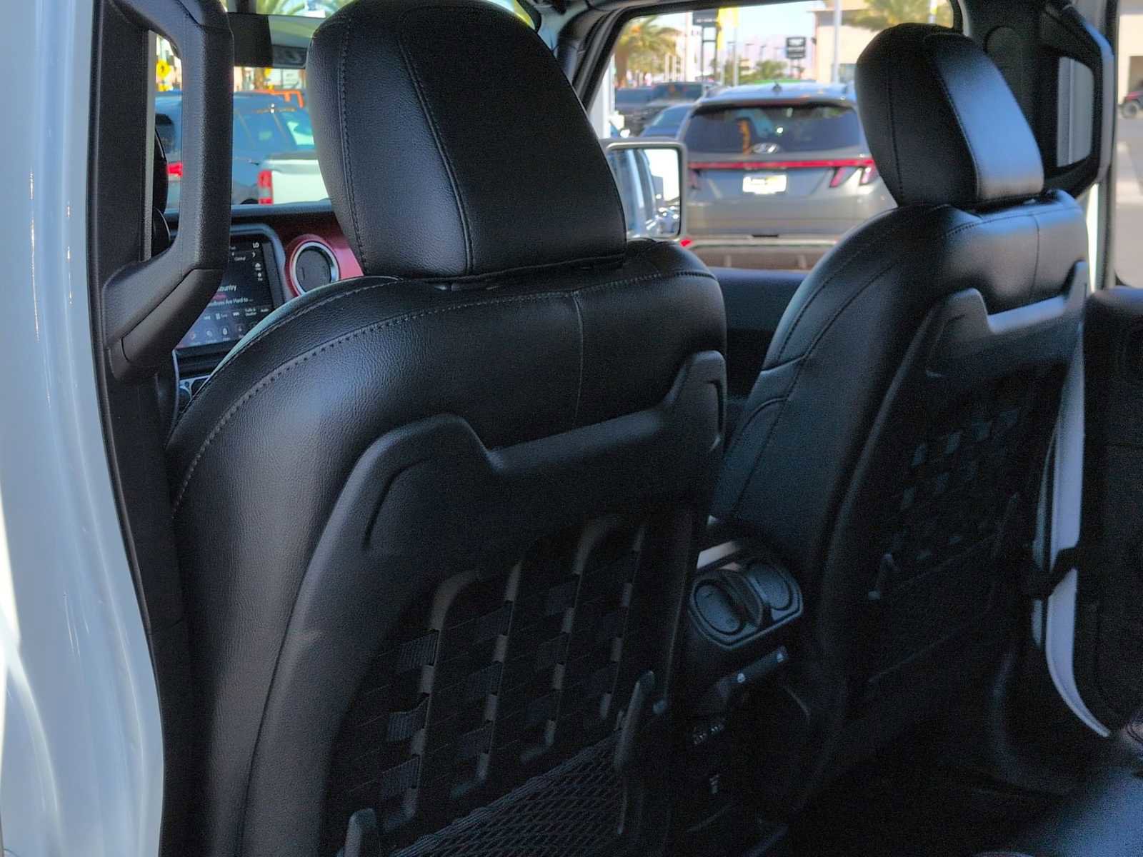 Used 2022 Jeep Wrangler Unlimited Rubicon w/ Steel Bumper Group image 19