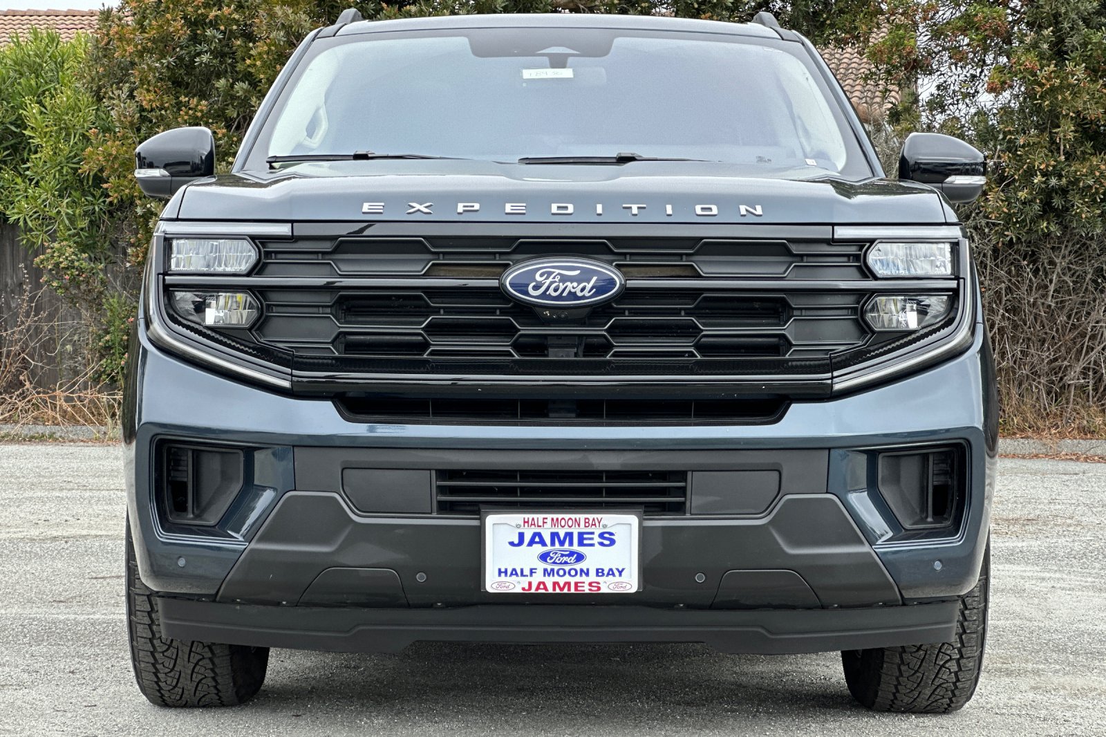 Used 2025 Ford Expedition Active AWD/4WD image 8