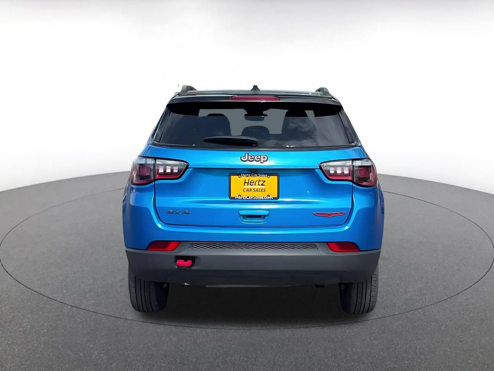 Used 2025 Jeep Compass Trailhawk AWD/4WD image 12