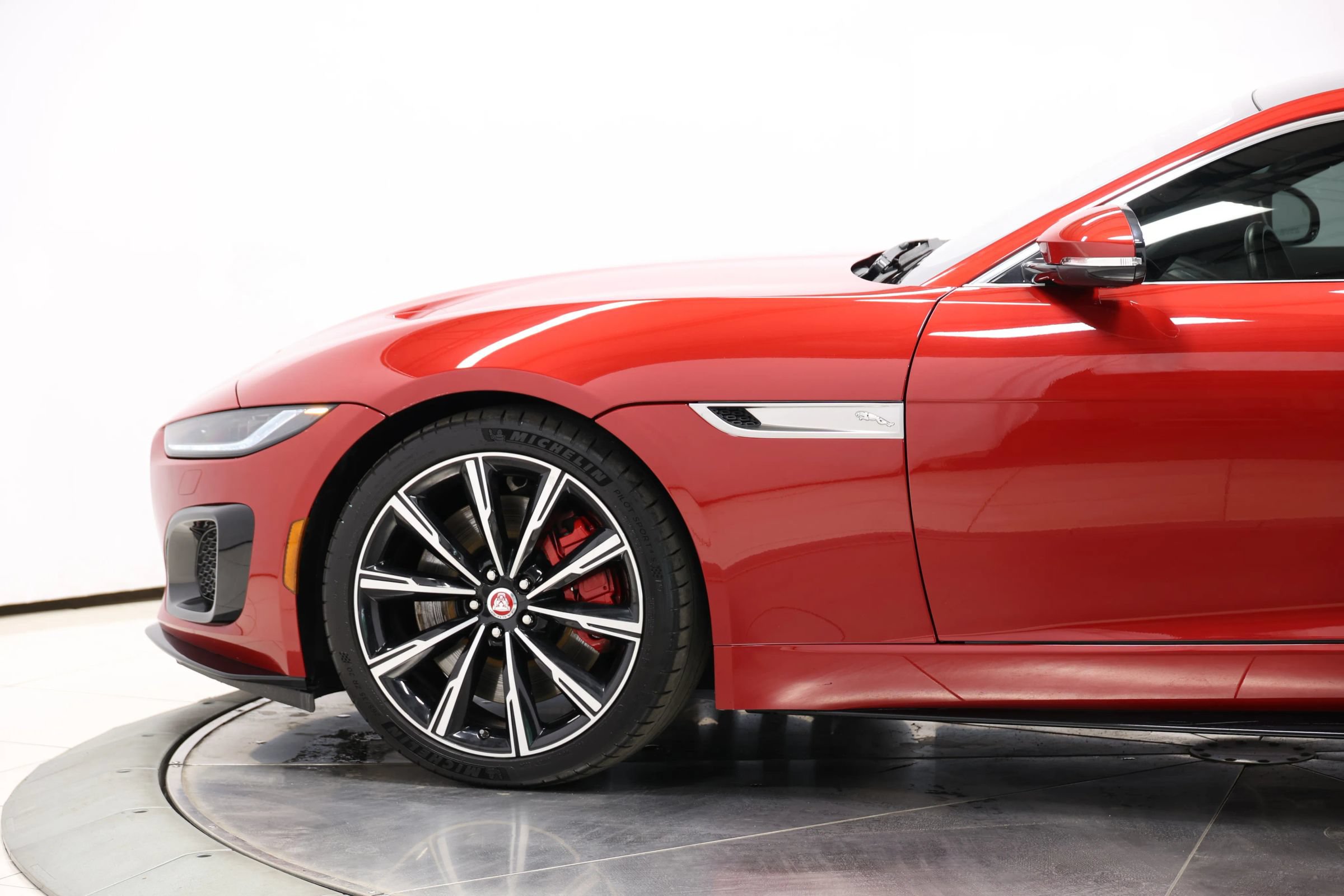 Used 2021 Jaguar F-TYPE R AWD/4WD image 7