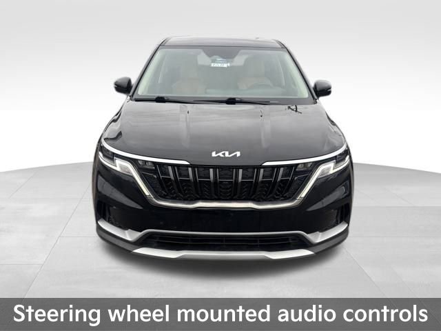 Used 2024 Kia Carnival LX image 11