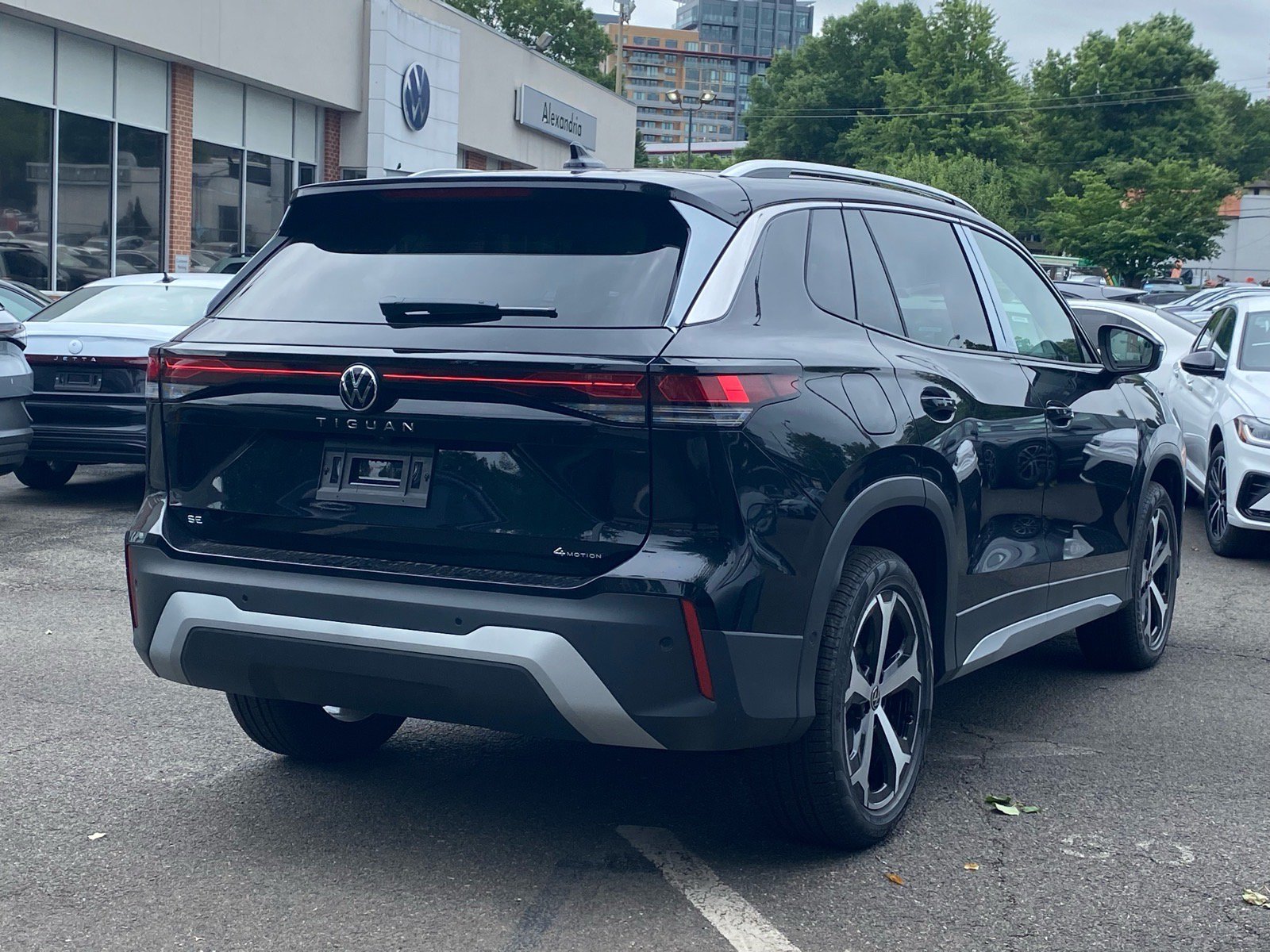 New 2026 Volkswagen Tiguan SE AWD/4WD image 3