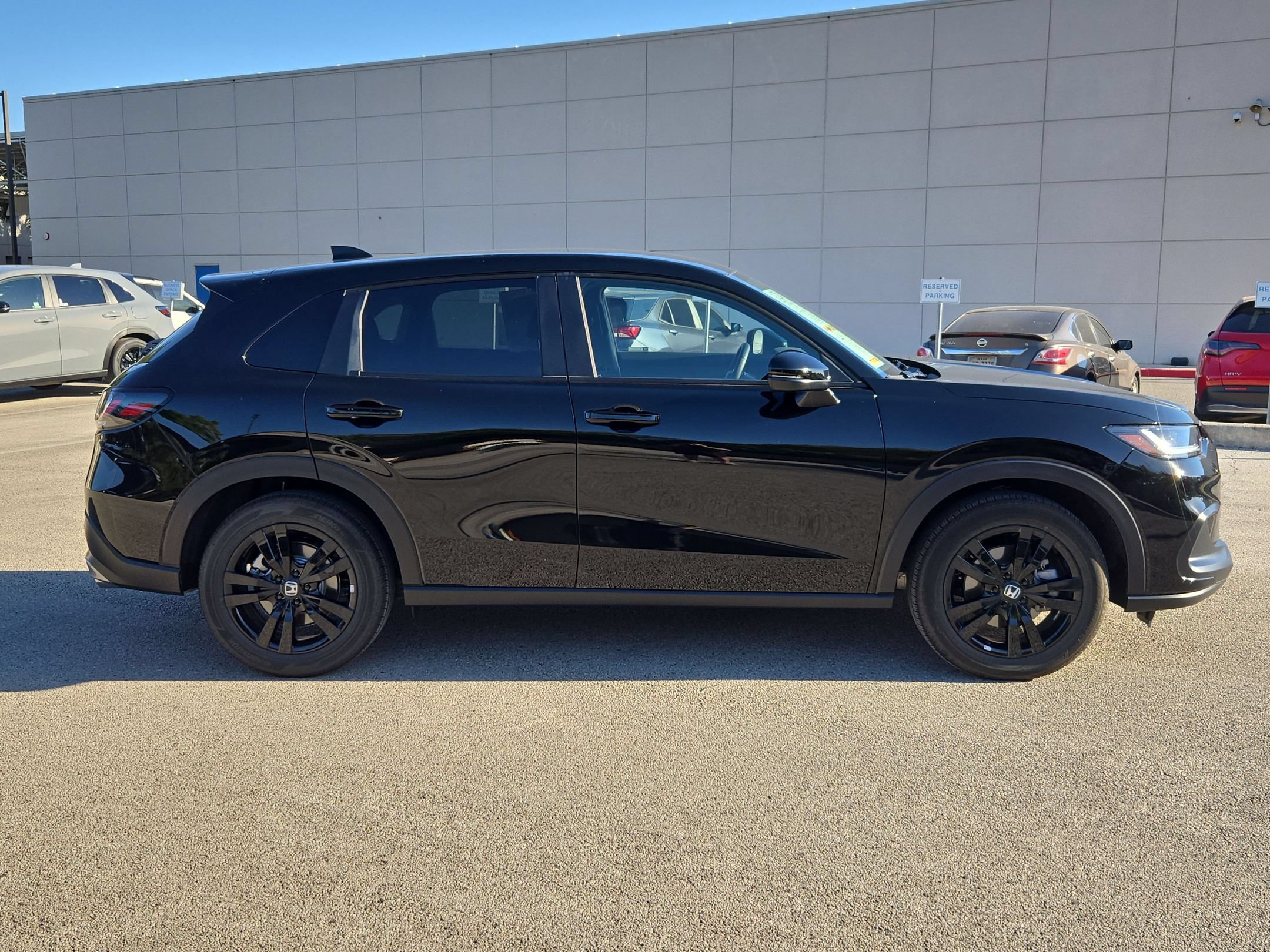 Used 2027 Honda HR-V Sport image 2
