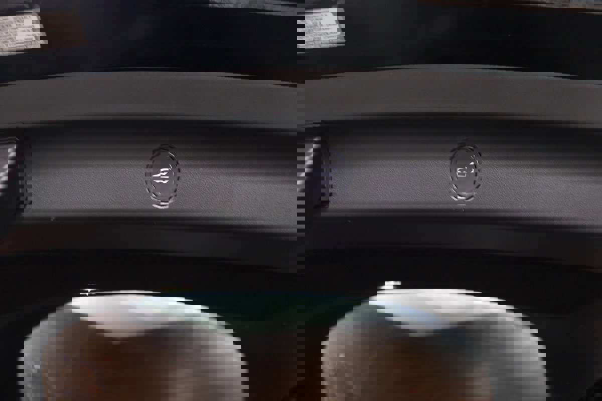 Used 2022 Tesla Model Y Long Range image 36