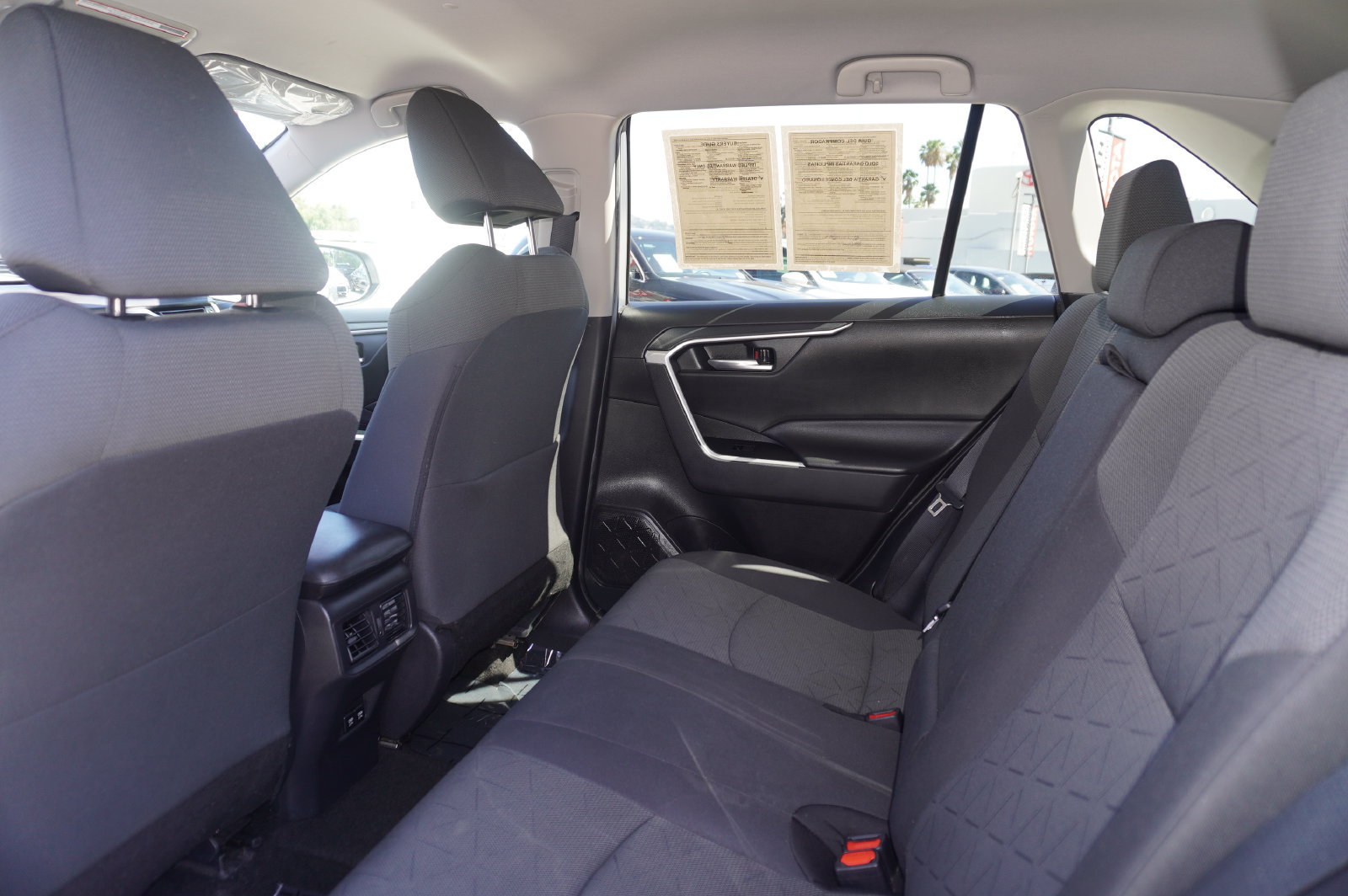 Used 2021 Toyota RAV4 XLE FWD image 10