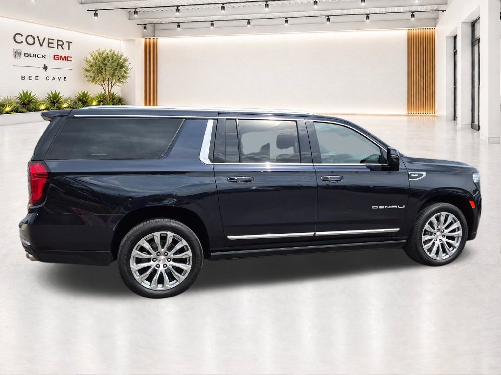 Used 2023 GMC Yukon XL Denali AWD/4WD image 14