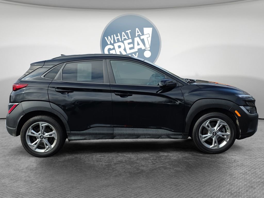 Used 2023 Hyundai Kona SEL AWD/4WD image 2
