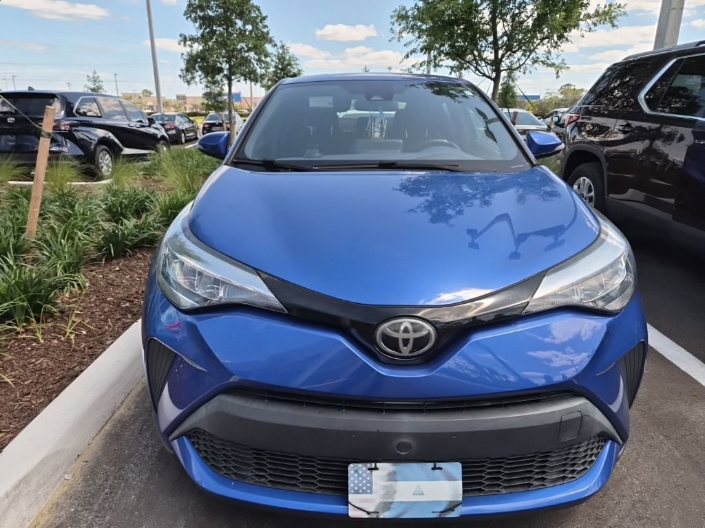 Used 2021 Toyota C-HR XLE image 2