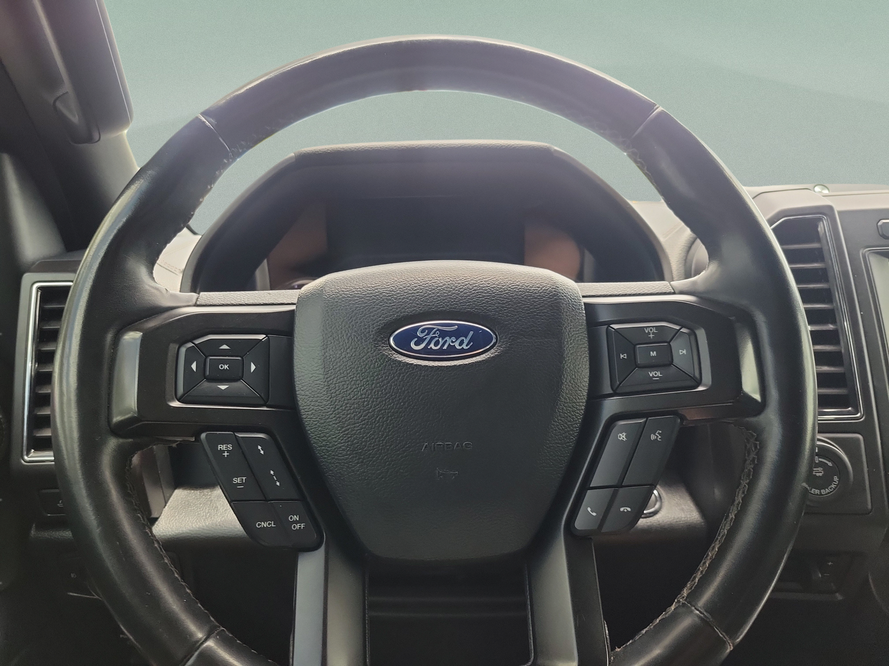 Used 2020 Ford Expedition Limited w/ Equipment Group 302A RWD image 21