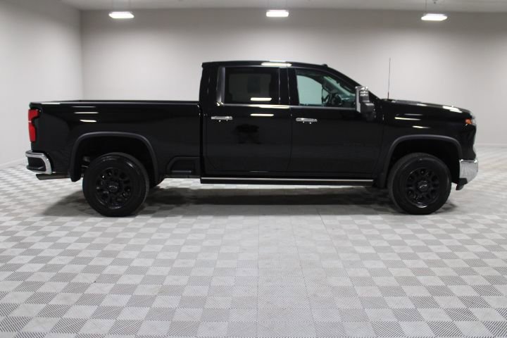 Used 2024 Chevrolet Silverado 2500 LTZ w/ LTZ Convenience Package image 13