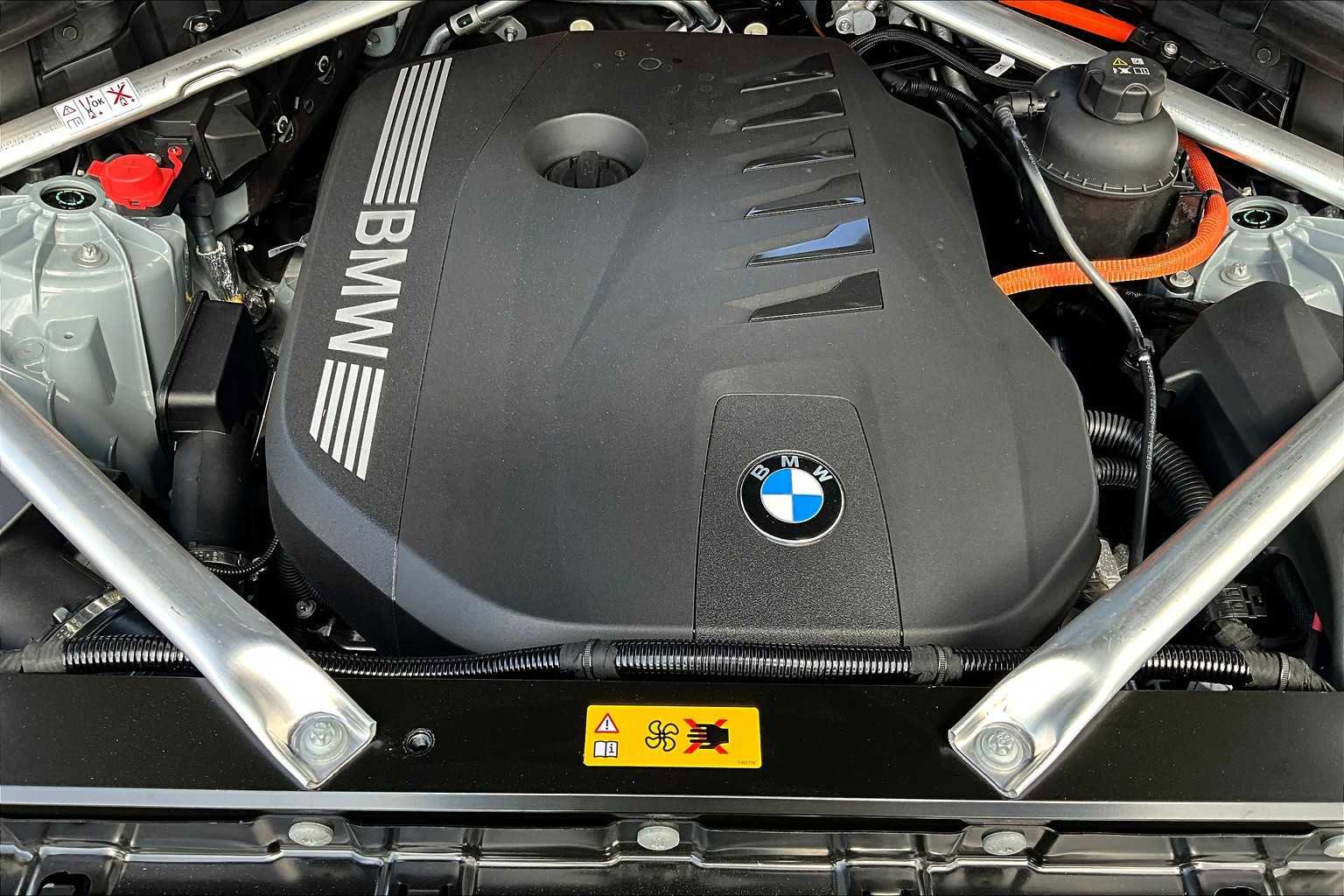 New 2025 BMW X5 xDrive50e w/ M Sport Package image 33