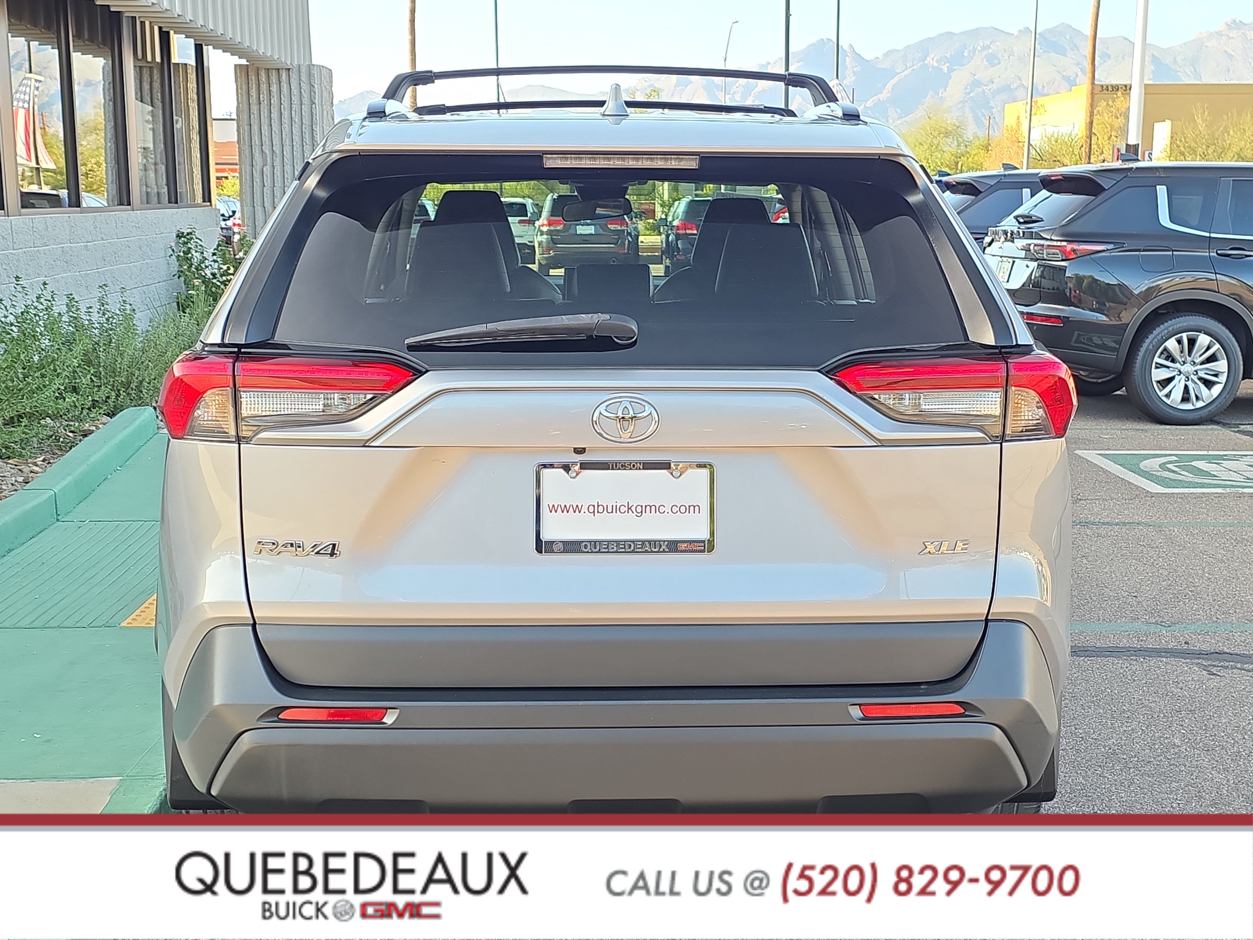 Used 2022 Toyota RAV4 XLE Premium FWD image 6