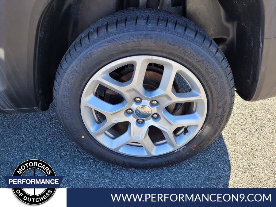 Used 2018 Jeep Renegade Latitude w/ Cold Weather Group AWD/4WD image 11